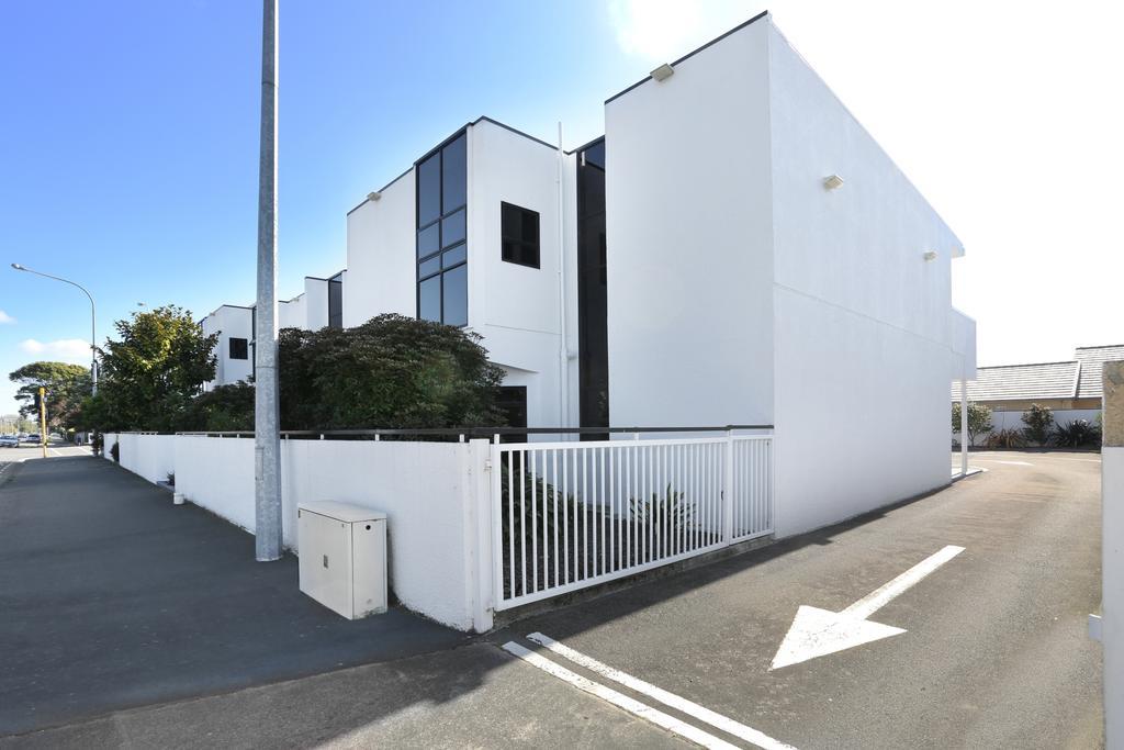 Shadzz Motel Palmerston North Exterior photo
