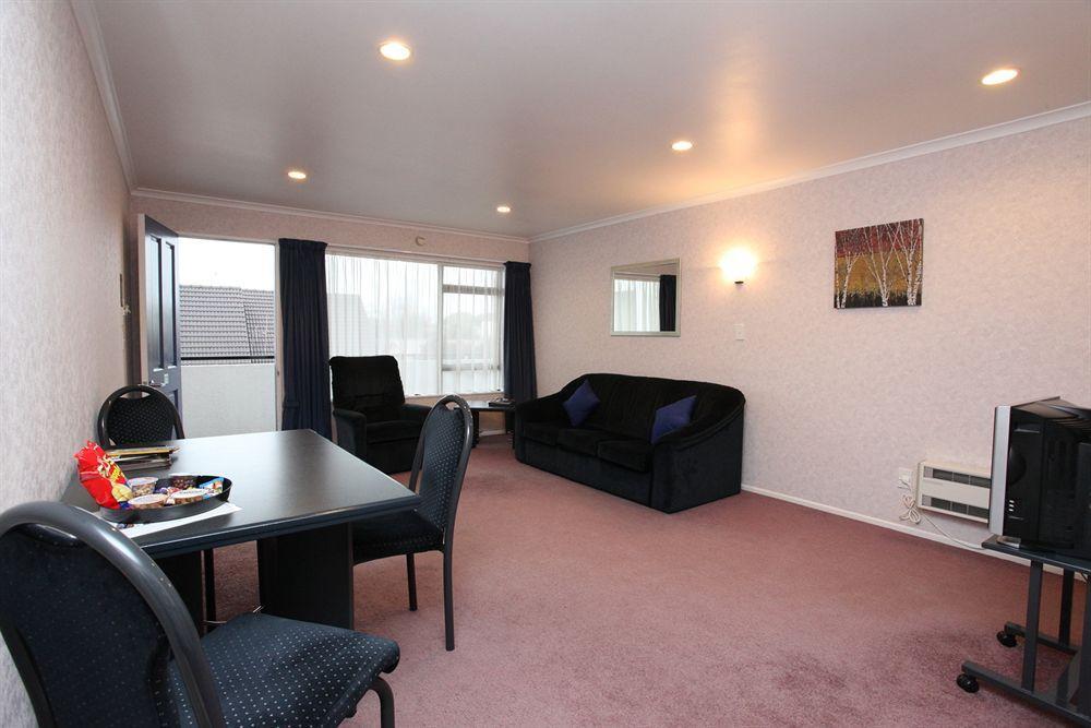 Shadzz Motel Palmerston North Exterior photo