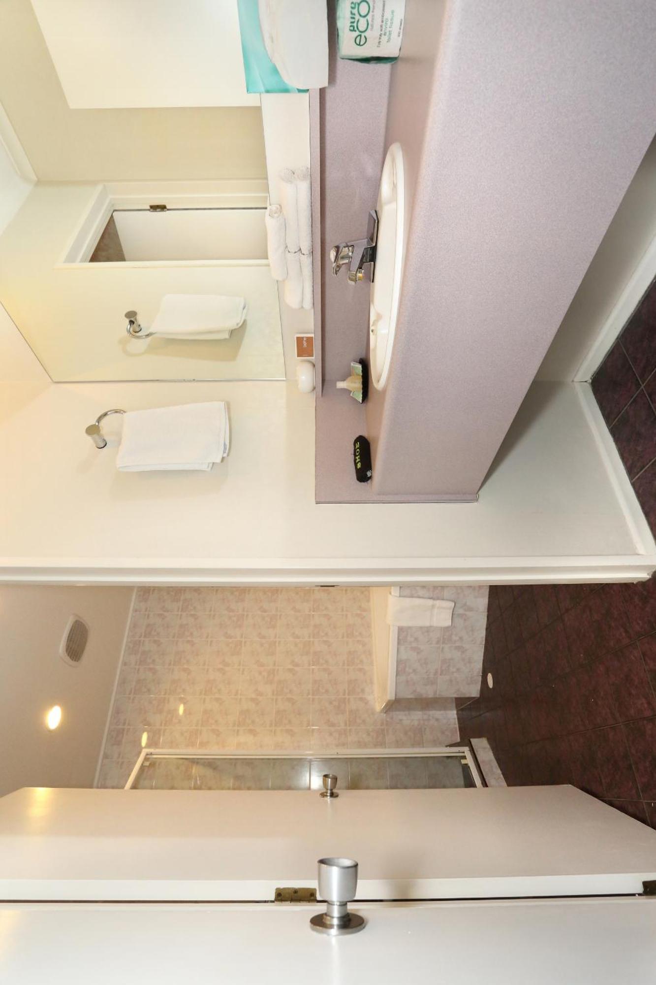 Shadzz Motel Palmerston North Room photo
