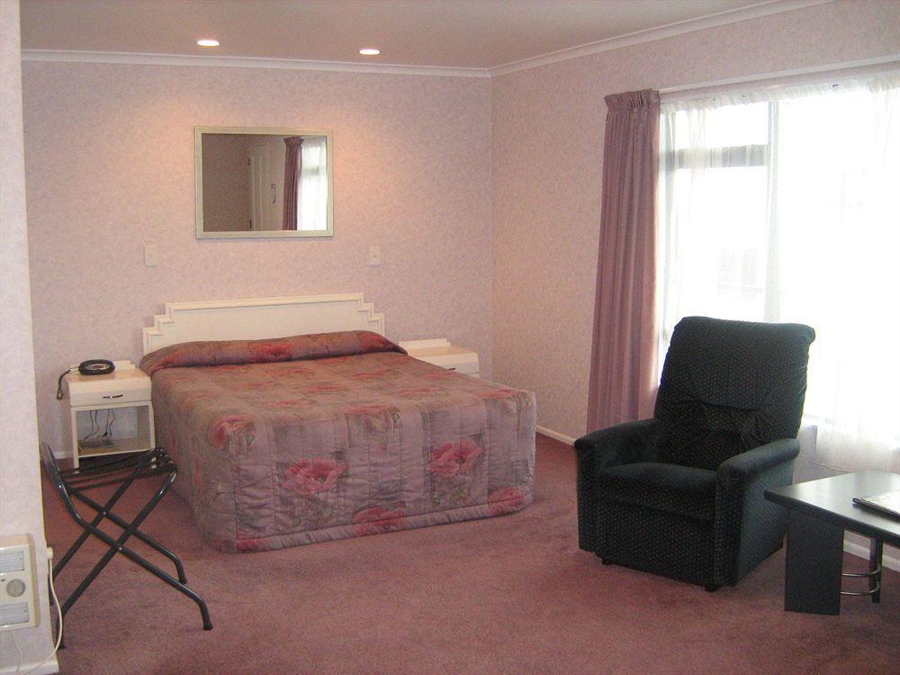 Shadzz Motel Palmerston North Exterior photo