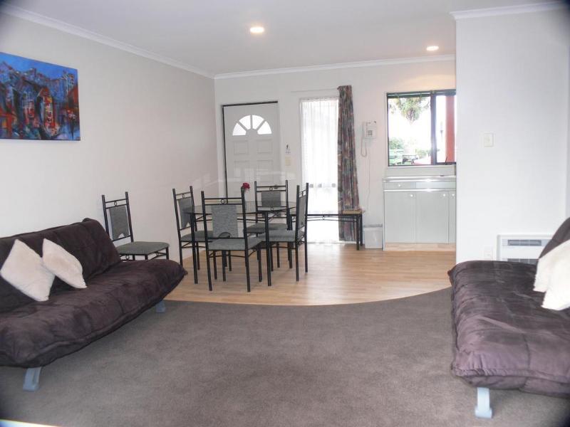 Shadzz Motel Palmerston North Exterior photo