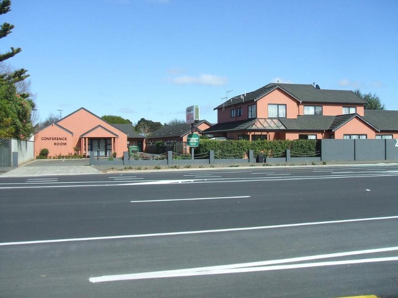 Shadzz Motel Palmerston North Exterior photo