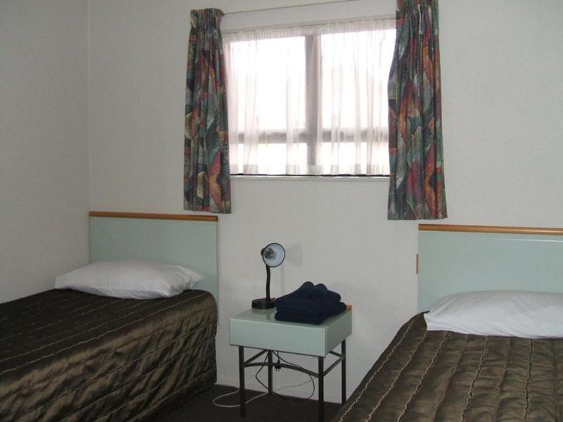 Shadzz Motel Palmerston North Exterior photo